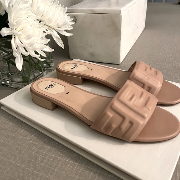 Fendi debossed-logo slide sandals- size- 39 sold out everywhere - Picture 6 of 14